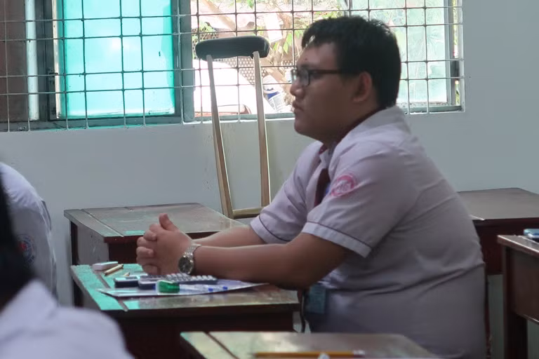Thí sinh trăm kí gãy chân trước ngày thi THPT Quốc gia ảnh 2