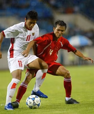 Việt Cường (phải), một trong những tân binh của ĐTVN tại Asian Cup 2007 Việt Cường (phải), một trong những tân binh của ĐTVN tại Asian Cup 2007