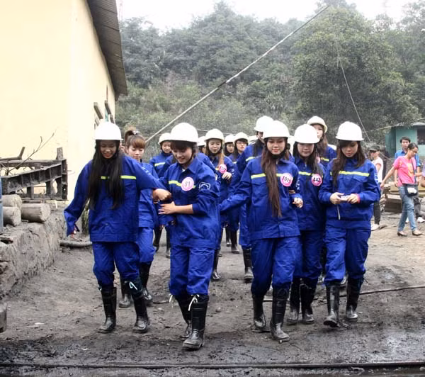 Đặt chân lên đất chứa “vàng đen’. Đặt chân lên đất chứa “vàng đen’