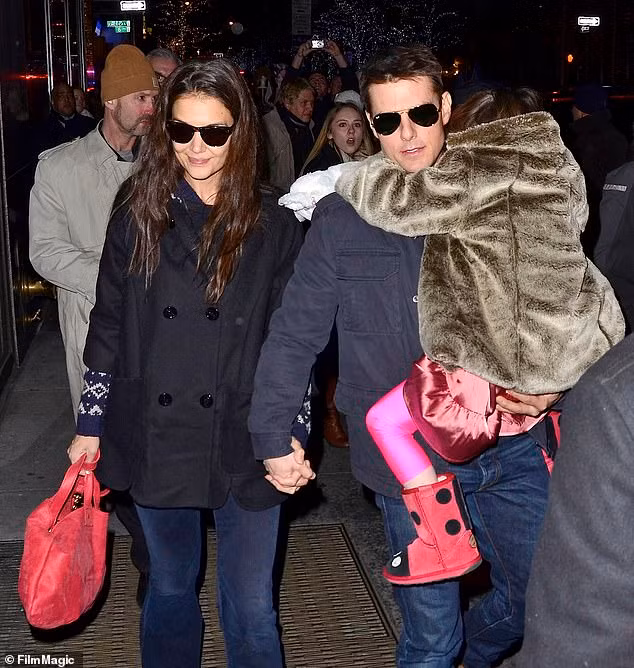 Katie Holmes sắp tái hôn sau 'thỏa thuận' với Tom Cruise hết hiệu lực ảnh 1