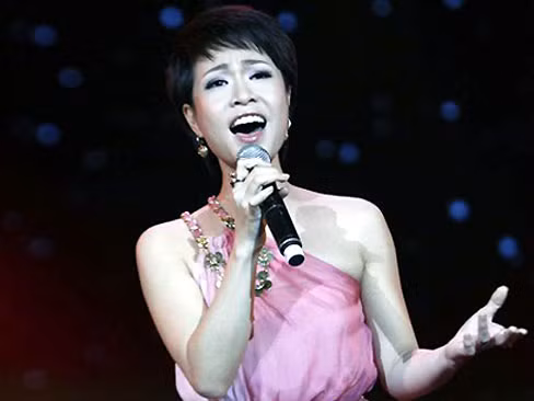 Ca sĩ Uyên Linh có bị Tùng Dương lật ngược 'ván cờ'?