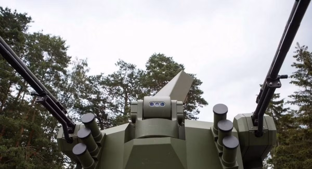 Pháo 2A7 23 mm cho hệ thống pháo phòng không tự hành dựa trên khung gầm BTR-82. Pháo 2A7 23 mm cho hệ thống pháo phòng không tự hành dựa trên khung gầm BTR-82.
