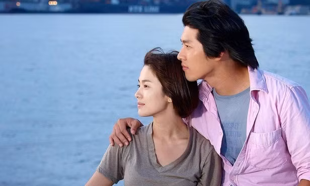 Fan Trung liên tiếp phát hiện manh mối cho thấy Song Hye Kyo và Hyun Bin tái hợp ảnh 1