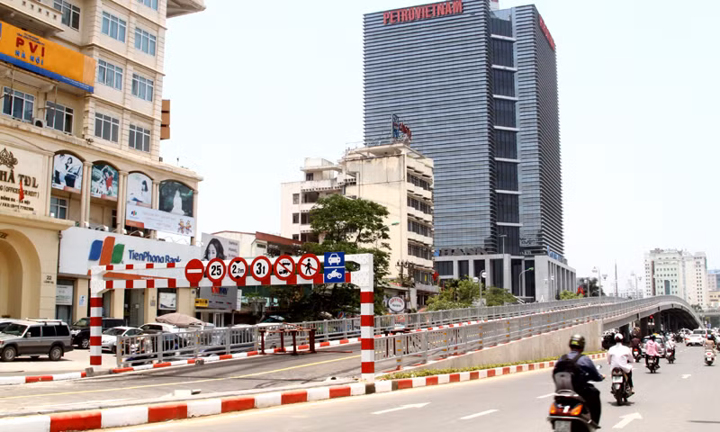 Cầu vượt thép Láng Hạ - Thái Hà đã sẵn sàng cho ngày 26-4 thông xe