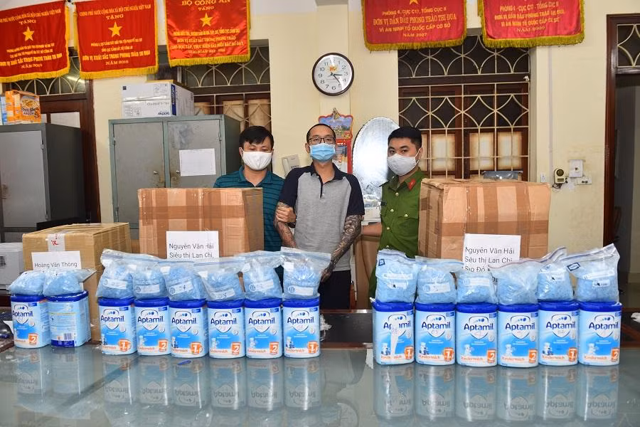 Xung kích, kiên quyết đấu tranh không khoan nhượng với các loại tội phạm.