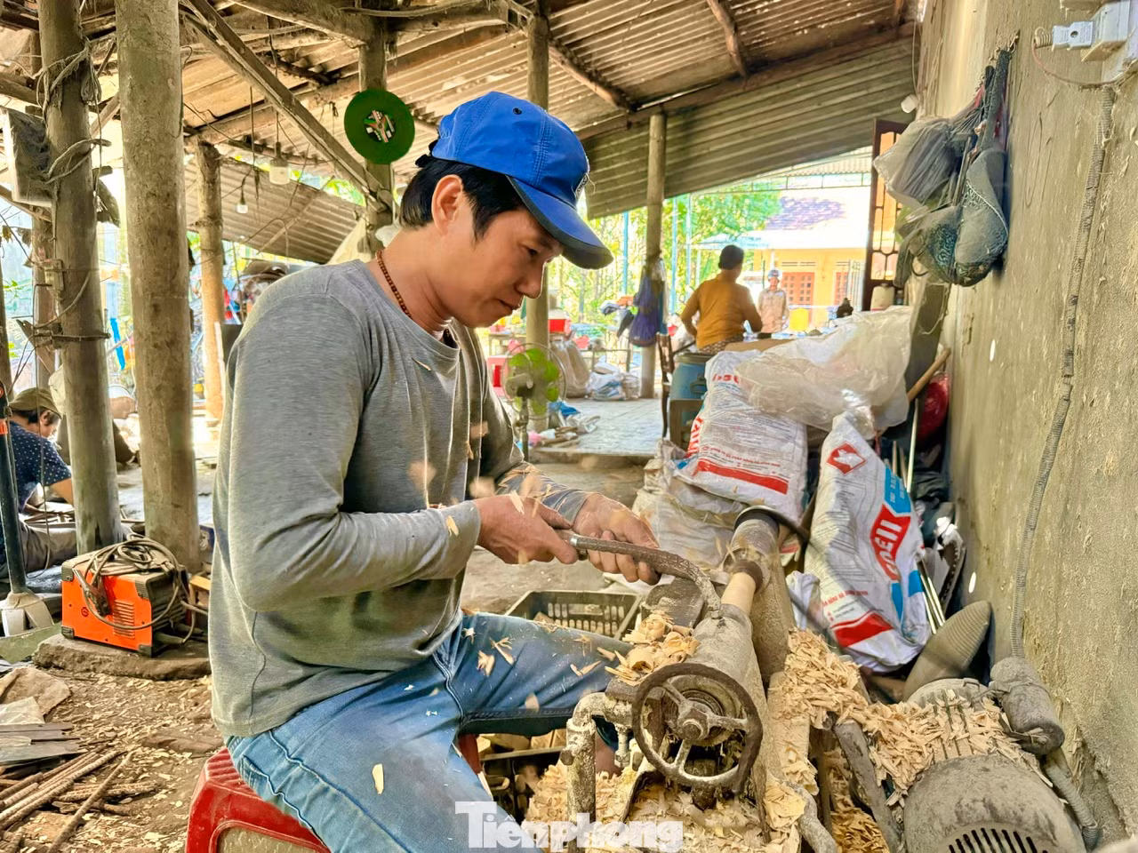 Theo lãnh đạo xã Tịnh Minh (huyện Sơn Tịnh), làng rèn Minh Khánh được Cục Sở hữu trí tuệ Việt Nam chứng nhận nhãn hiệu tập thể. Tỉnh Quảng Ngãi công nhận đây là Làng nghề truyền thống. Sản phẩm từ làng nghề cũng đạt OCOP 3 sao. Hiện có khoảng 60 hộ gắn bó với nghề rèn.