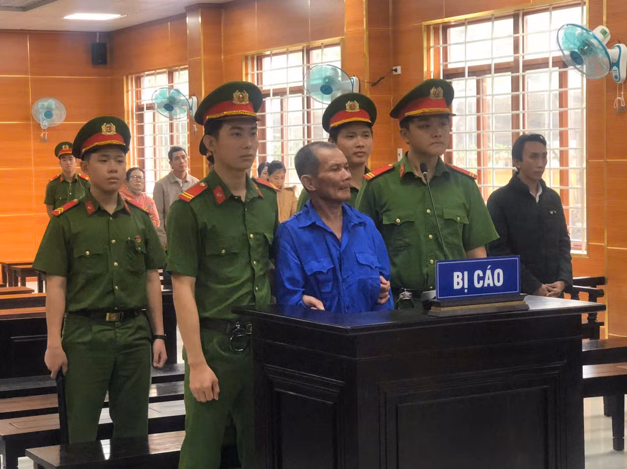 Tòa án Nhân dân tỉnh Quảng Ngãi tuyên phạt bị cáo Lê Đình Thuyết tử hình về tội giết người