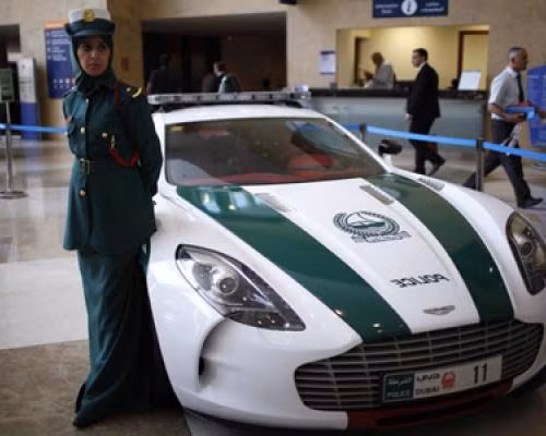  Aston Martin