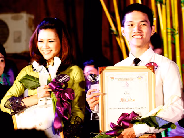 Hoàng Việt Hưng - Đào Thị Oanh Trang đạt giải Nhì