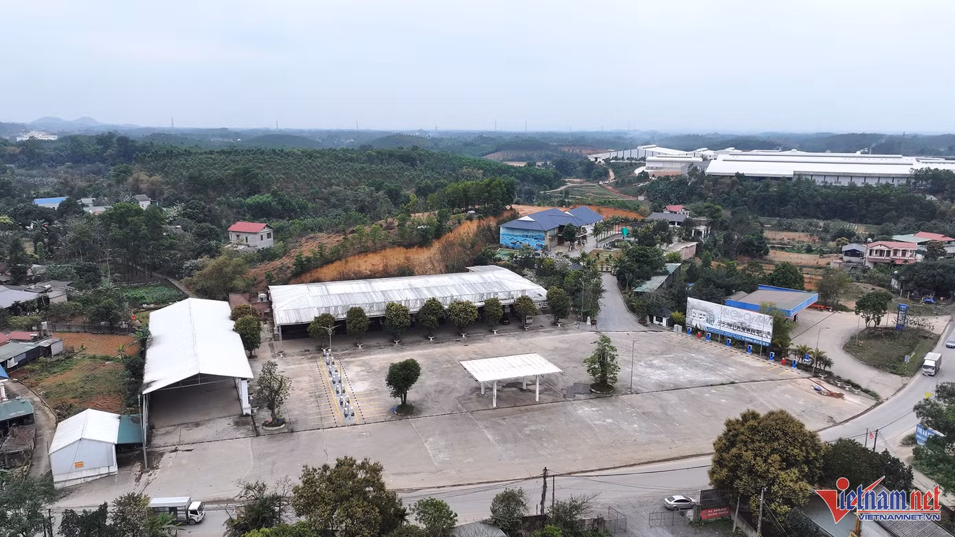 Trạm dừng nghỉ Ngọc Anh hiện tại vẫn chưa có thủ tục chuyển đổi mục đích sử dụng đất. Ảnh: Đức Hoàng Trạm dừng nghỉ Ngọc Anh hiện tại vẫn chưa có thủ tục chuyển đổi mục đích sử dụng đất. Ảnh: Đức Hoàng