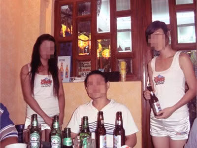 Kiều nữ làm việc trong quan nhậu. Ảnh minh hoạ