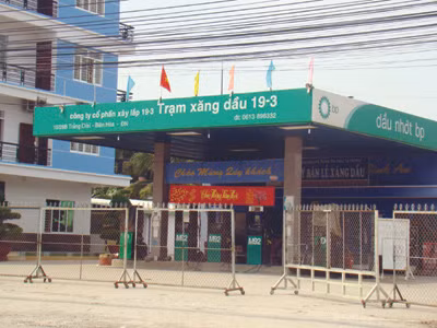 Cây xăng này (Biên Hòa, Đồng Nai) chỉ bán sau khi nghe tin cơ quan chức năng đến kiểm tra 