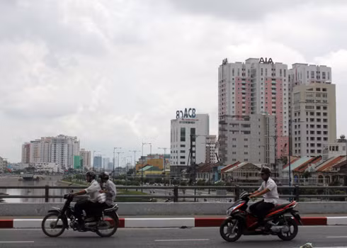Nhiều chuyên gia cho rằng Chính phủ không thể tung liều dopping đại trà vào thị trường bất động sản mà chỉ tập trung vào phân khúc nhà ở giá thấp. Ảnh: Vũ Lê