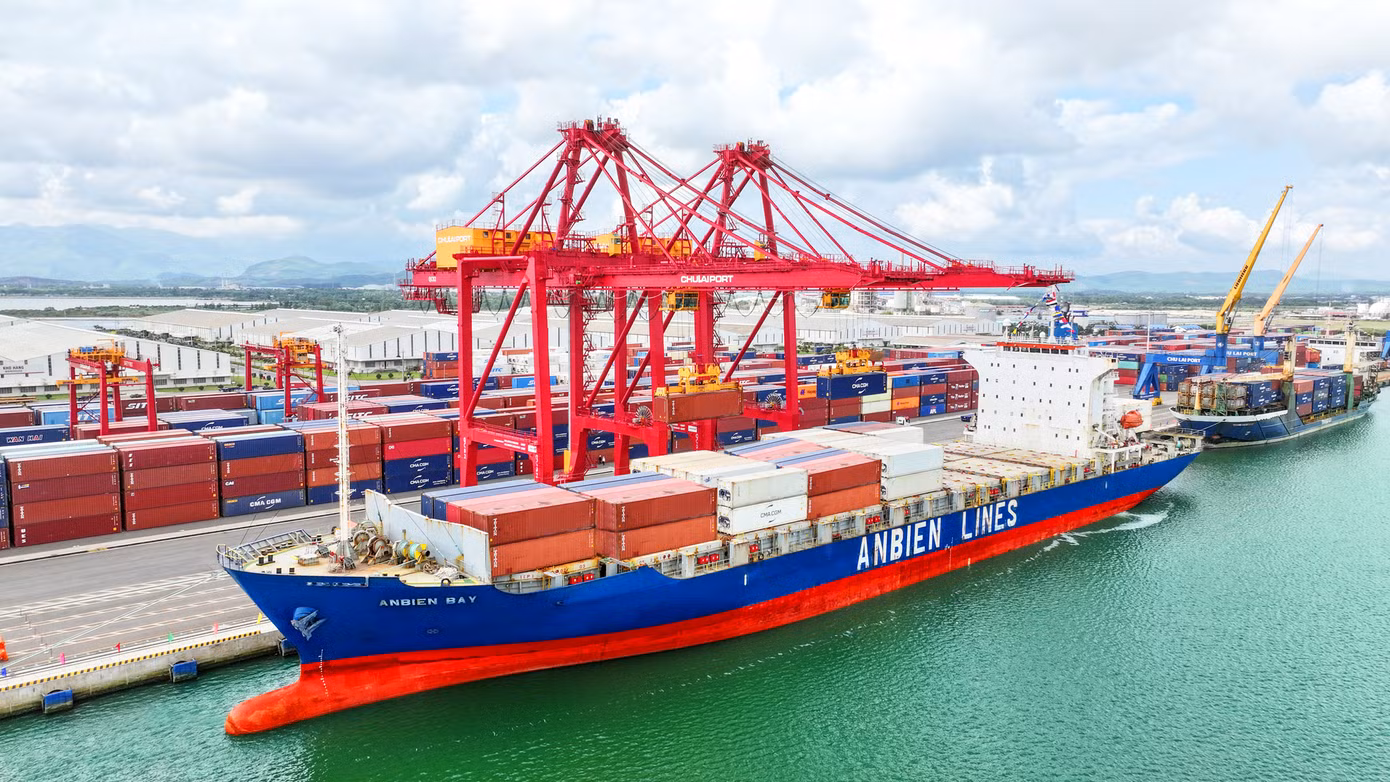 Cảng quốc tế Chu Lai đặt mục tiêu đến năm 2027 trở thành trung tâm logistics quốc tế đa dụng, chuyên dụng về container Cảng quốc tế Chu Lai đặt mục tiêu đến năm 2027 trở thành trung tâm logistics quốc tế đa dụng, chuyên dụng về container