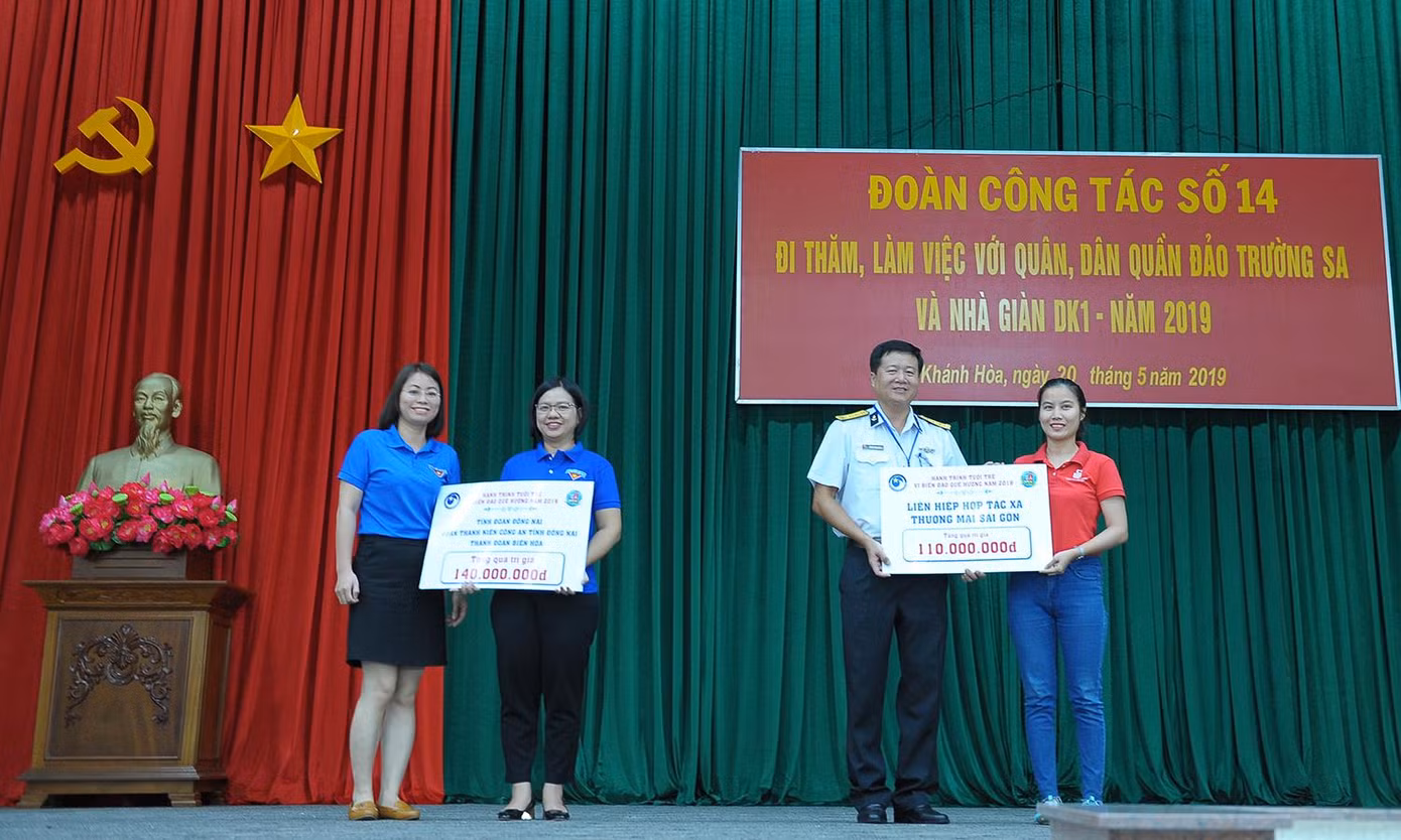 Khởi hành Hành trình Tuổi trẻ vì biển đảo quê hương năm 2019 ảnh 12