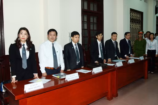 Các luật sư tại phiên tòa. (Ảnh: Doãn Tấn/TTXVN)