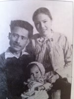 Tướng Nguyễn Sơn cùng gia đình (Hàng trên từ trái sang: Tướng Nguyễn Sơn, con gái Nguyễn Thanh Hà, bà Lê Hằng Huân, hàng dưới: các con của ông bà Nguyễn Việt Hồng, Nguyễn Cương, Nguyễn Việt Hằng