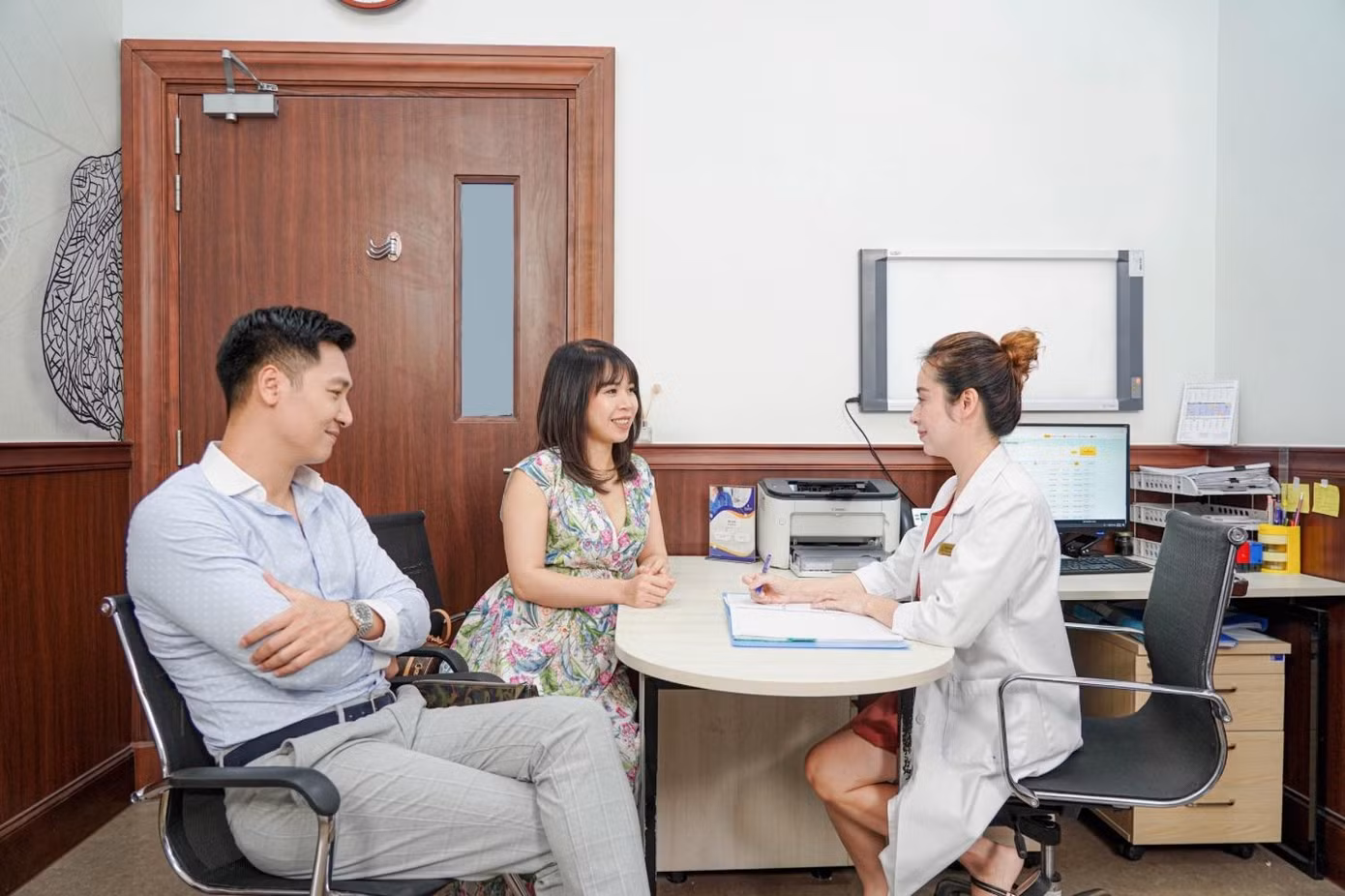 Gia đình Mạnh Trường vui mừng khi được thông báo sức khoẻ bé thứ 3 Gia đình Mạnh Trường vui mừng khi được thông báo sức khoẻ bé thứ 3