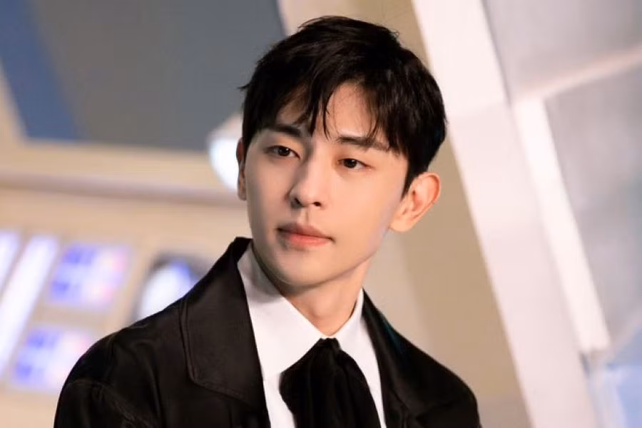 Đặng Luân tập trung kinh doanh nhà hàng lẩu. Cuộc sống sau khi rời showbiz thoải mái và dư dả. Đặng Luân tập trung kinh doanh nhà hàng lẩu. Cuộc sống sau khi rời showbiz thoải mái và dư dả.