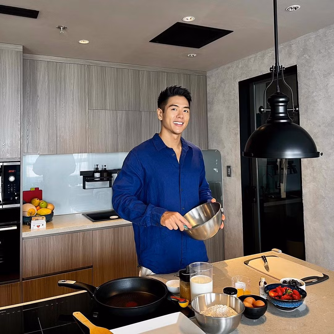 Michael Trương sở hữu kênh TikTok hơn 200K người theo dõi chia sẻ tài nghệ nấu nướng "đỉnh chóp". Michael Trương sở hữu kênh TikTok hơn 200K người theo dõi chia sẻ tài nghệ nấu nướng "đỉnh chóp".