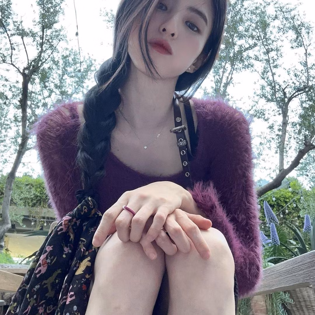 Các bản phối thường ngày của Han So Hee nhận về "bão like" nhờ cách mix &amp; match lạ mắt, khả năng "chơi màu" được đánh giá cao.