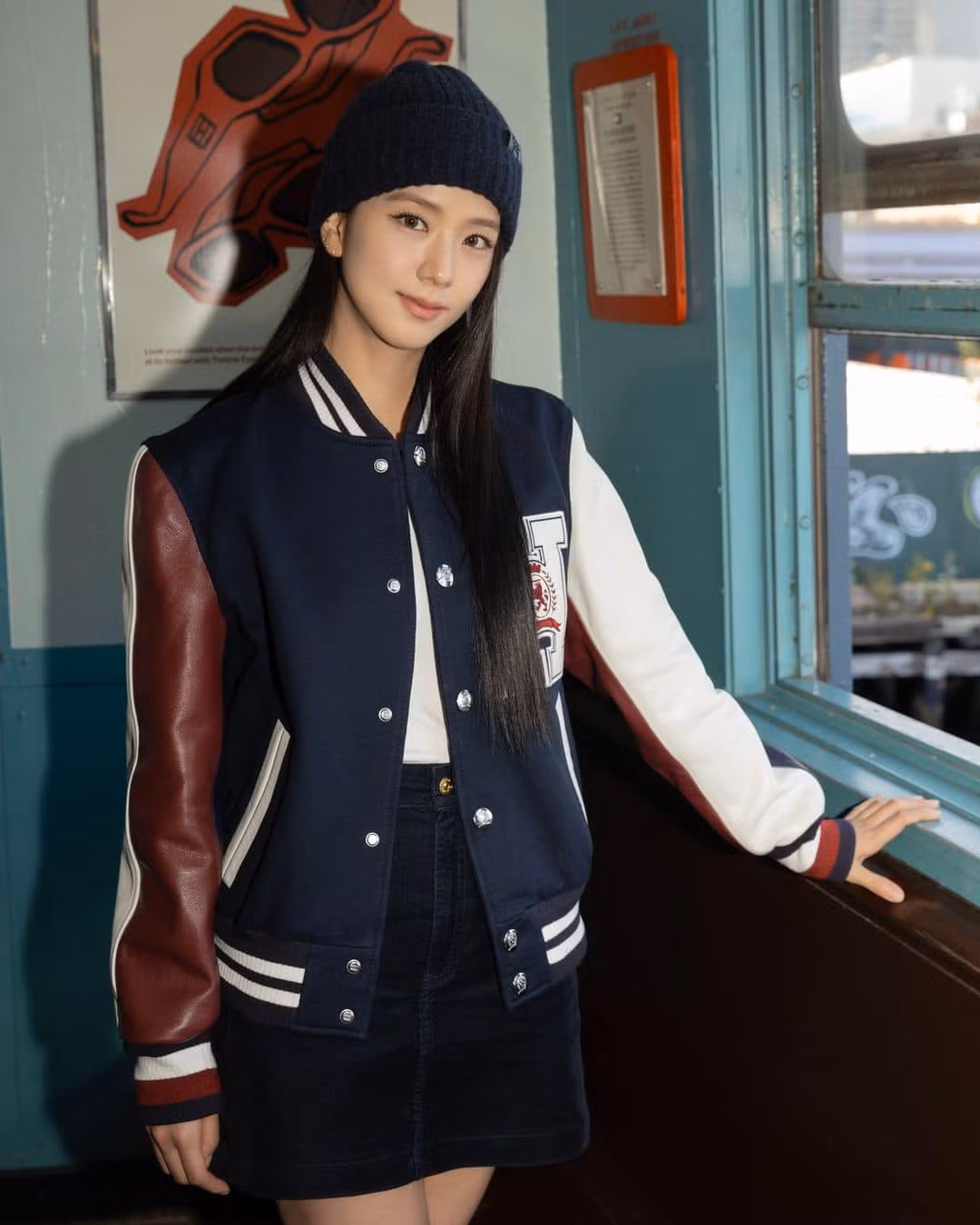 Hình ảnh năng động hiếm thấy của chị cả Jisoo khi đồng hành cùng nhà mốt Tommy Hilfiger. Hình ảnh năng động hiếm thấy của chị cả Jisoo khi đồng hành cùng nhà mốt Tommy Hilfiger.