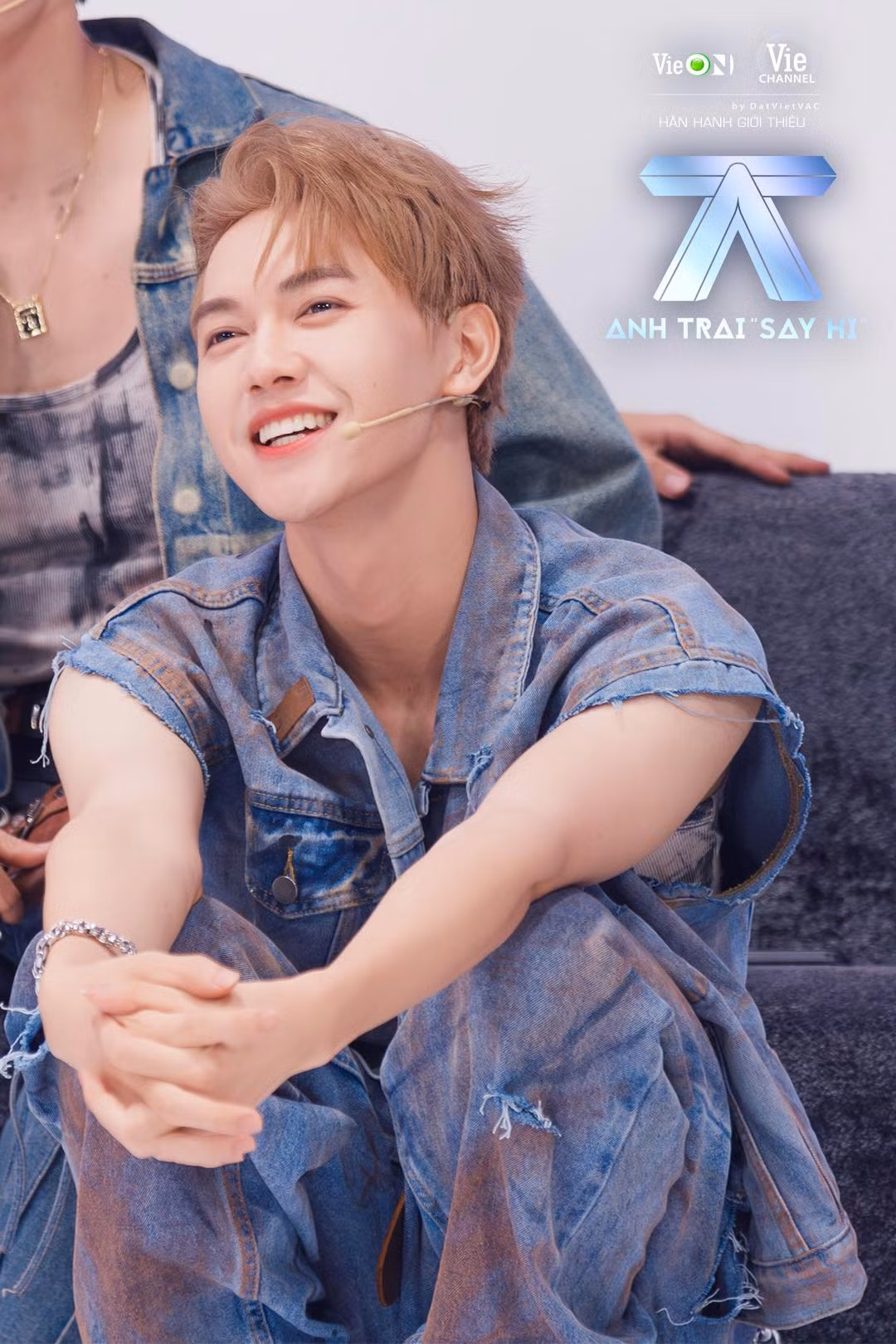 Hiệu ứng từ gameshow giúp giọng ca sinh năm 1997 thu hút lượng người hâm mộ hùng hậu, thăng hạng danh tiếng đáng kể. Hiệu ứng từ gameshow giúp giọng ca sinh năm 1997 thu hút lượng người hâm mộ hùng hậu, thăng hạng danh tiếng đáng kể.