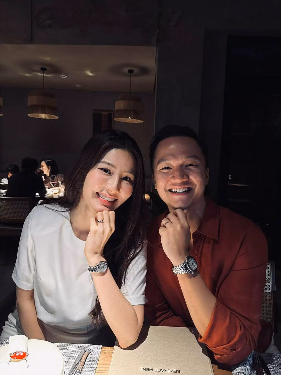 Diễm My 9X đẹp mặn mà trong những ngày lễ hội. Nữ diễn viên mang bầu con đầu lòng, khoe nhiều khoảnh khắc hạnh phúc bên chồng doanh nhân sau khoảng 1 năm "về chung nhà". Diễm My 9X đẹp mặn mà trong những ngày lễ hội. Nữ diễn viên mang bầu con đầu lòng, khoe nhiều khoảnh khắc hạnh phúc bên chồng doanh nhân sau khoảng 1 năm "về chung nhà".