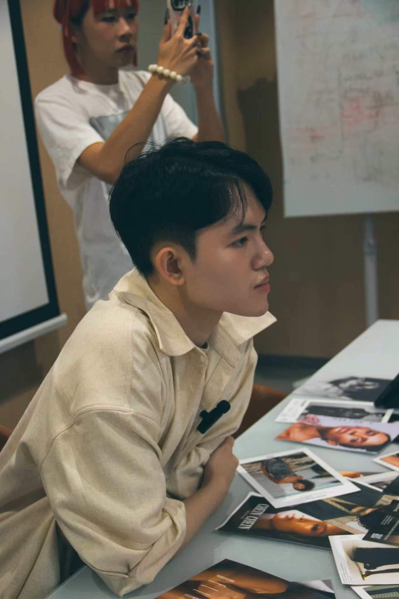 Mẫu đầm được lấy cảm hứng từ nghệ thuật gốm sứ. Mẫu đầm được lấy cảm hứng từ nghệ thuật gốm sứ.