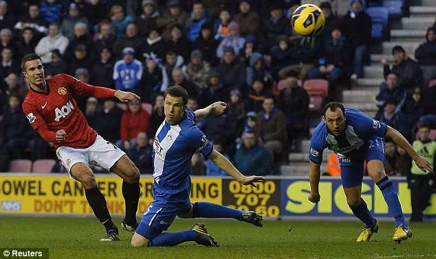 Van Persie ghi bàn. Van Persie ghi bàn