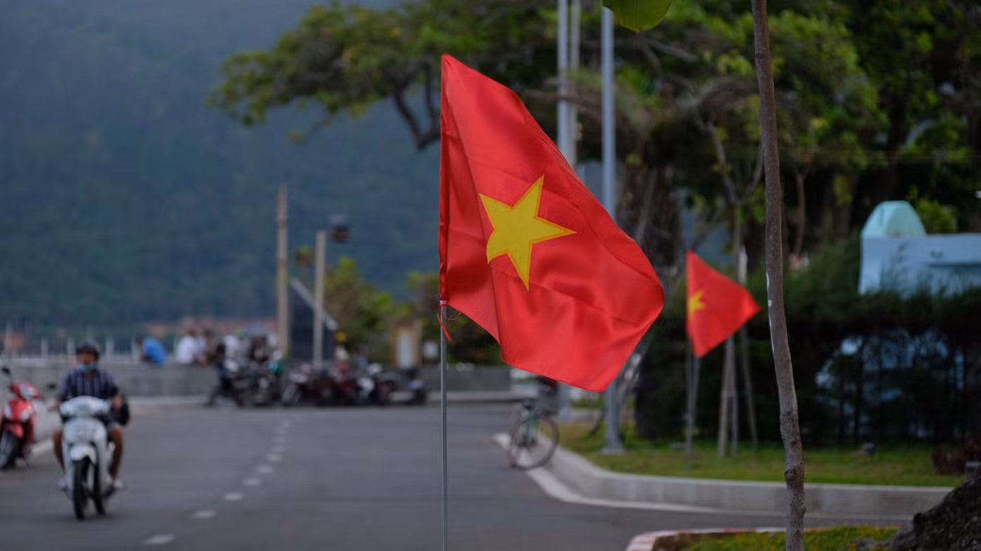 Kỷ lục gia SEA Games Nguyễn Thị Oanh, người hướng đến danh hiệu thứ sáu liên tiếp của hệ 5km nữ tuyển tại Tiền Phong Marathon cho biết: "Tôi thật sự choáng ngợp về cảnh quan thiên nhiên ở Côn Đảo. Chạy trên những con đường toàn cờ Tổ quốc là một vinh dự không chỉ của riêng tôi. Chúc các VĐV có một giải đấu thành công và ấn tượng".