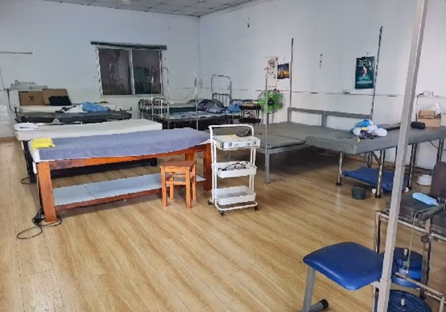 Cơ sở trang bị nhiều giường bệnh, thanh tra phát hiện một số loại thuốc không rõ nguồn gốc