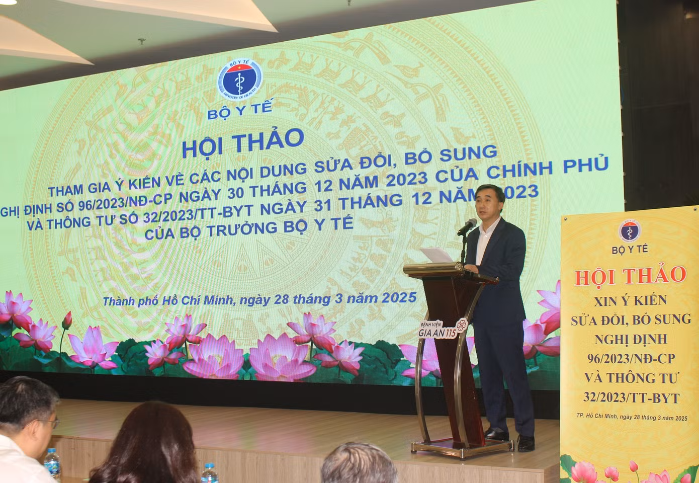 GS.TS.BS Trần Văn Thuấn, Thứ trưởng Bộ Y tế phát biểu tại hội thảo GS.TS.BS Trần Văn Thuấn, Thứ trưởng Bộ Y tế phát biểu tại hội thảo