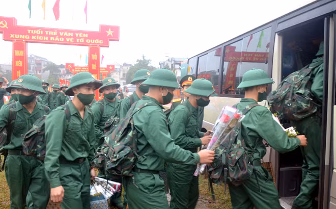 Trong đợt tuyển quân năm nay, huyện Văn Yên có 205 công dân lên đường làm nhiệm vụ xây dựng và bảo vệ Tổ quốc, gồm 170 công dân tham gia nghĩa vụ quân sự và 35 công dân tham gia nghĩa vụ công an nhân dân. Trong số tân binh có 33 công dân là đảng viên; 51 công dân viết đơn tình nguyện nhập ngũ. Các tân binh được giao cho các đơn vị: Trung đoàn 148, Sư đoàn 316, Tiểu đoàn 39 bộ tham mưu Quân khu II, Lữ đoàn 144 Bộ tổng tham mưu.