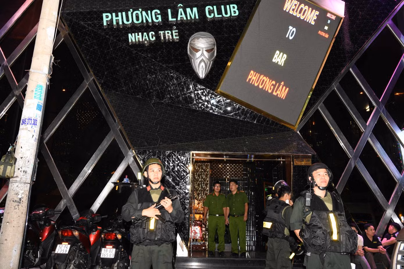 Quán bar Phương Lâm. Quán bar Phương Lâm.