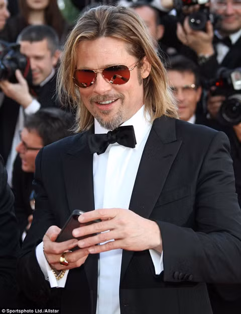 Nhân vật chính của lễ công chiếu bộ phim Killing Them Softly - nam diễn viên Brad Pitt xuất hiện với vẻ lãng tử, phong trần thường thấy