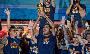 Biển người phủ kín Madrid, đón nhà vô địch World Cup 2026 trở về