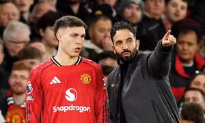 Hai lần Man Utd chết hụt và bài toán khiến HLV Amorim bất lực