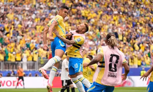 Brazil ngược dòng đánh bại Nhật Bản bằng bàn thắng phút 90+5