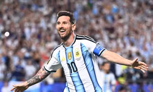 Messi nhận điểm 10 tuyệt đối cho màn trình diễn thiên tài trước Algeria