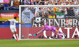 Người hùng Paraguay nói gì khi loại thần tượng khỏi World Cup?