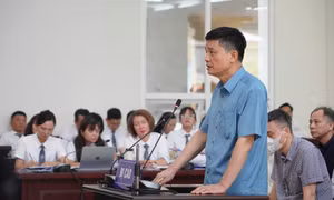 Kiểm soát mang điện thoại, máy tính vào phòng xét xử: Có thể phát sinh khó khăn cho hoạt động bào chữa