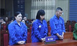 Loạt bị cáo lĩnh án trước Tết vì mua bán pháo nổ