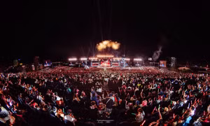 Bóc tách lợi nhuận từ siêu concert cả vạn người