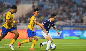 Hai Long tỏa sáng giúp Hà Nội vượt qua khủng hoảng ở V.League