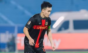 Hoàng Đức báo tin vui cho HLV Kim Sang-sik