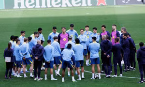 Barca soi từng 'centimet cỏ', nghi Atletico chơi chiêu trước đại chiến