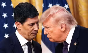 Fed tăng lãi suất bất chấp sức ép từ ông Trump