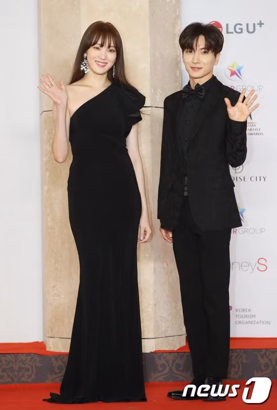 Trưởng nhóm Leeteuk của Super Junior nhận nhiệm vụ dẫn chương trình cùng diễn viên Lee Seung Kyung.