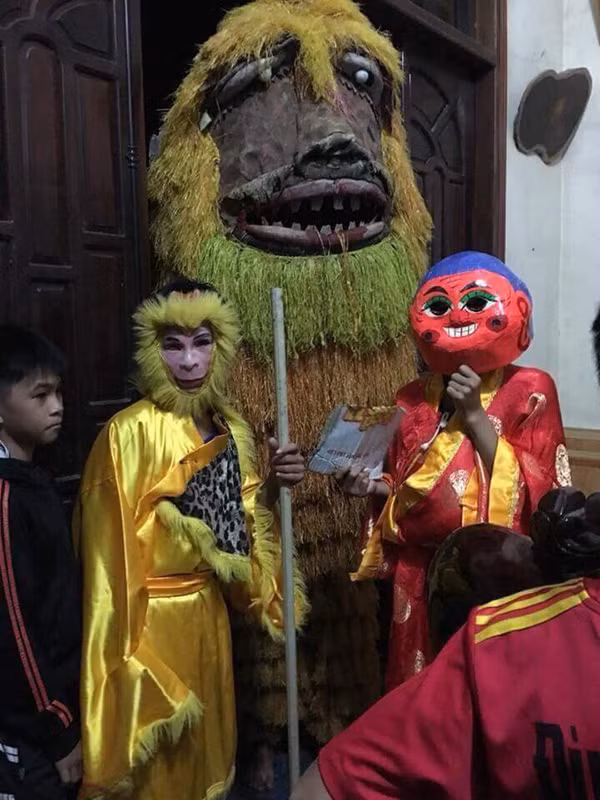 Đoàn múa Lân gây ám ảnh hậu Trung Thu. (Ảnh: K.S.C)